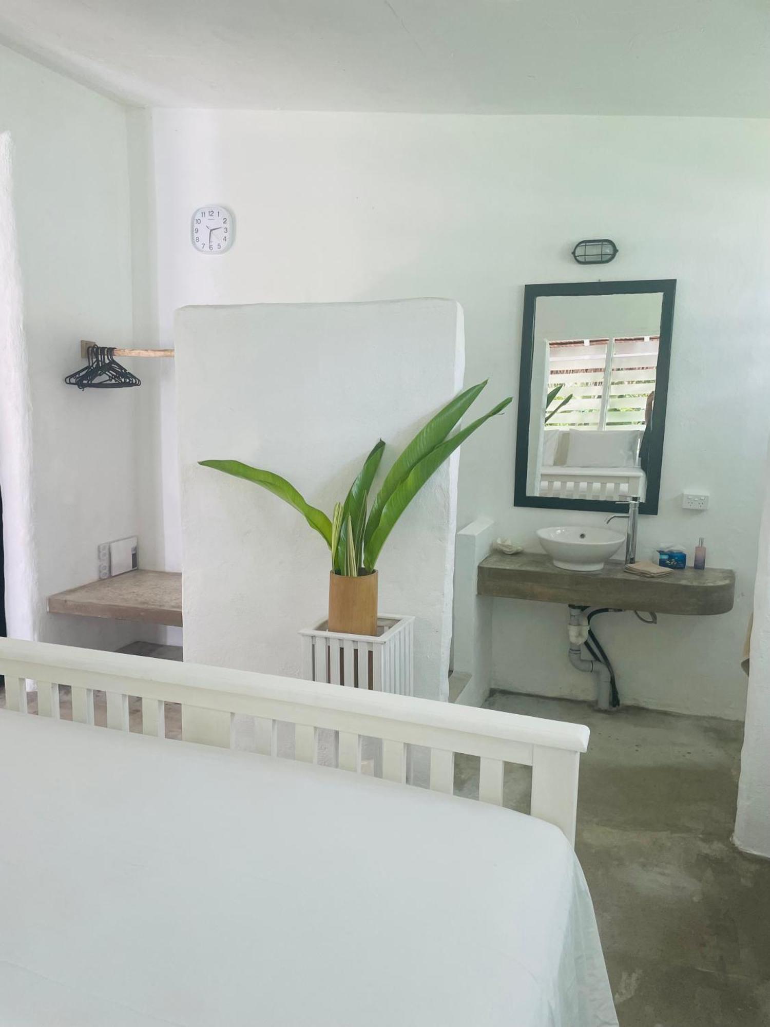 Bed and Breakfast Banana Bay Beach Club Eton Exteriér fotografie